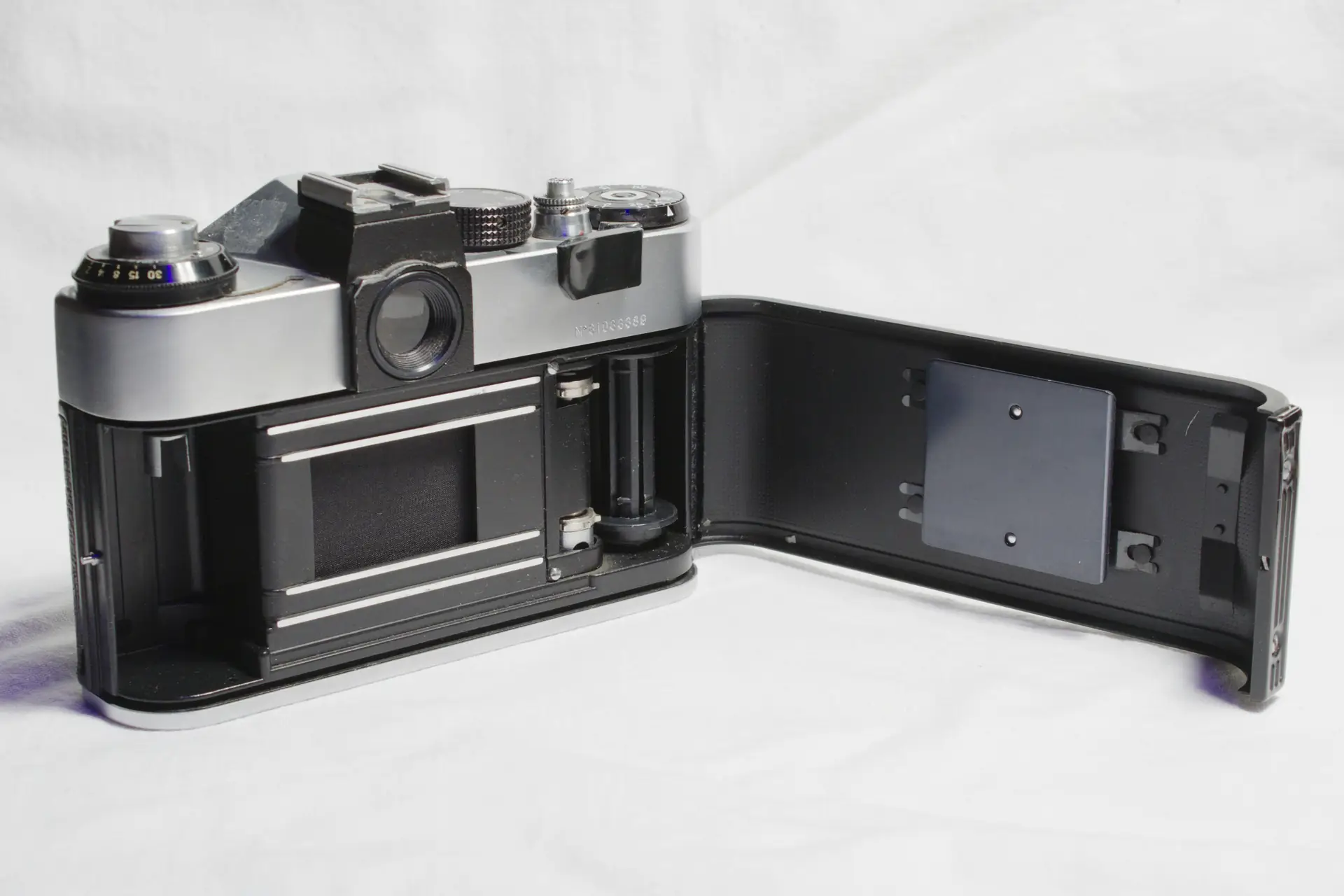 Why Analog Film Is Surging Among Travelers and How to Shoot It in 2026