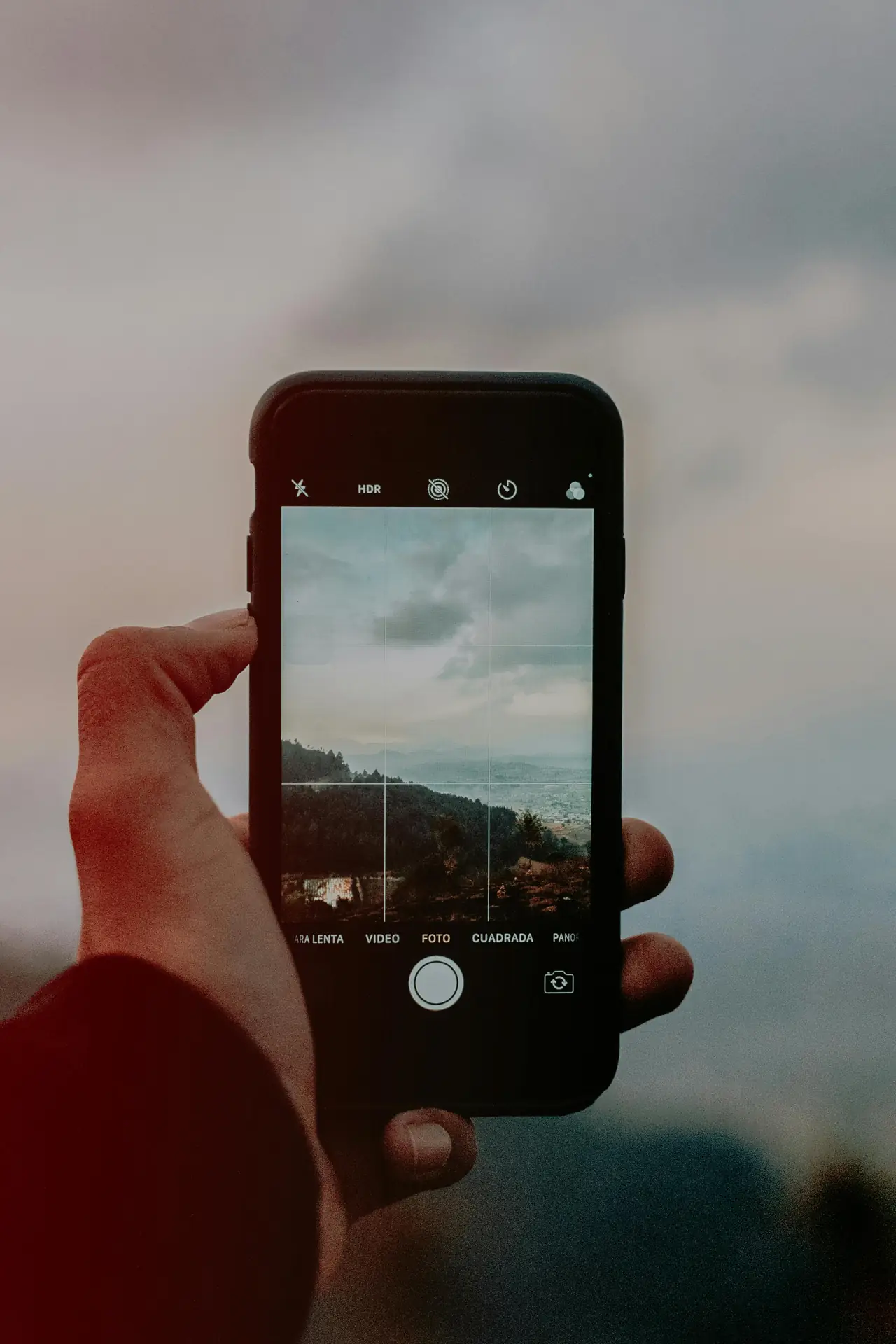 Mobile-First Framing Tips for Smartphone Photographers in 2026: Shoot Like a Pro