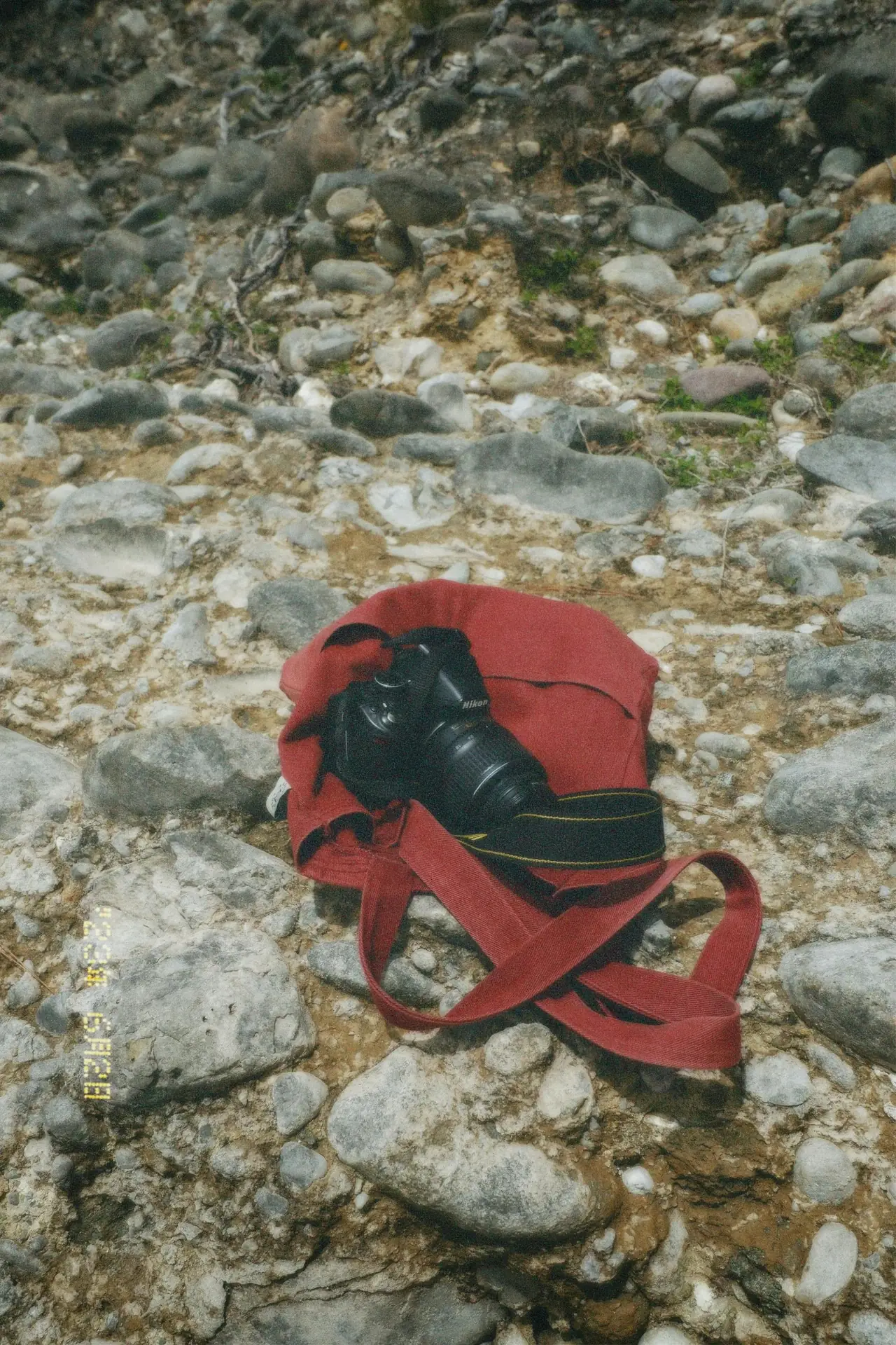 Cómo organizar tu equipo de fotografía para aventuras al aire libre sin complicaciones en 2026