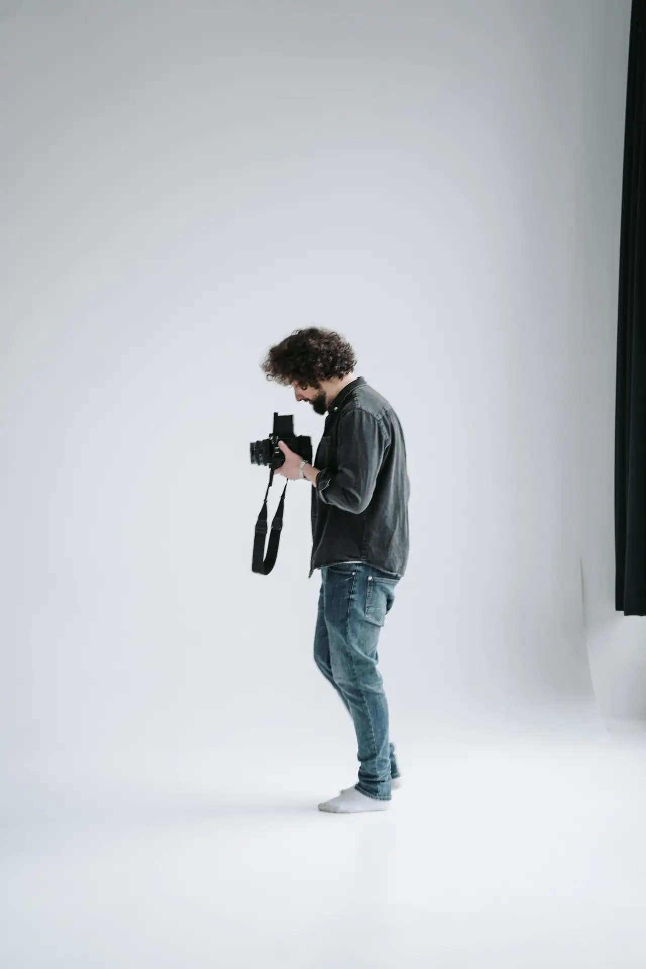 The Rise of Minimalist Photography: How to Tell Stories with Less in 2026