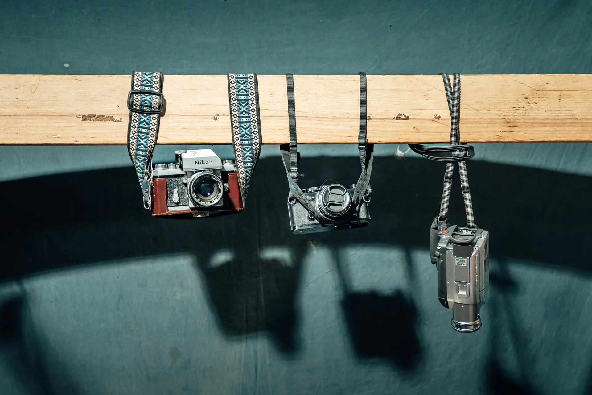 Maximizing Comfort and Functionality with the Camstrap MagClip During Long Shoots