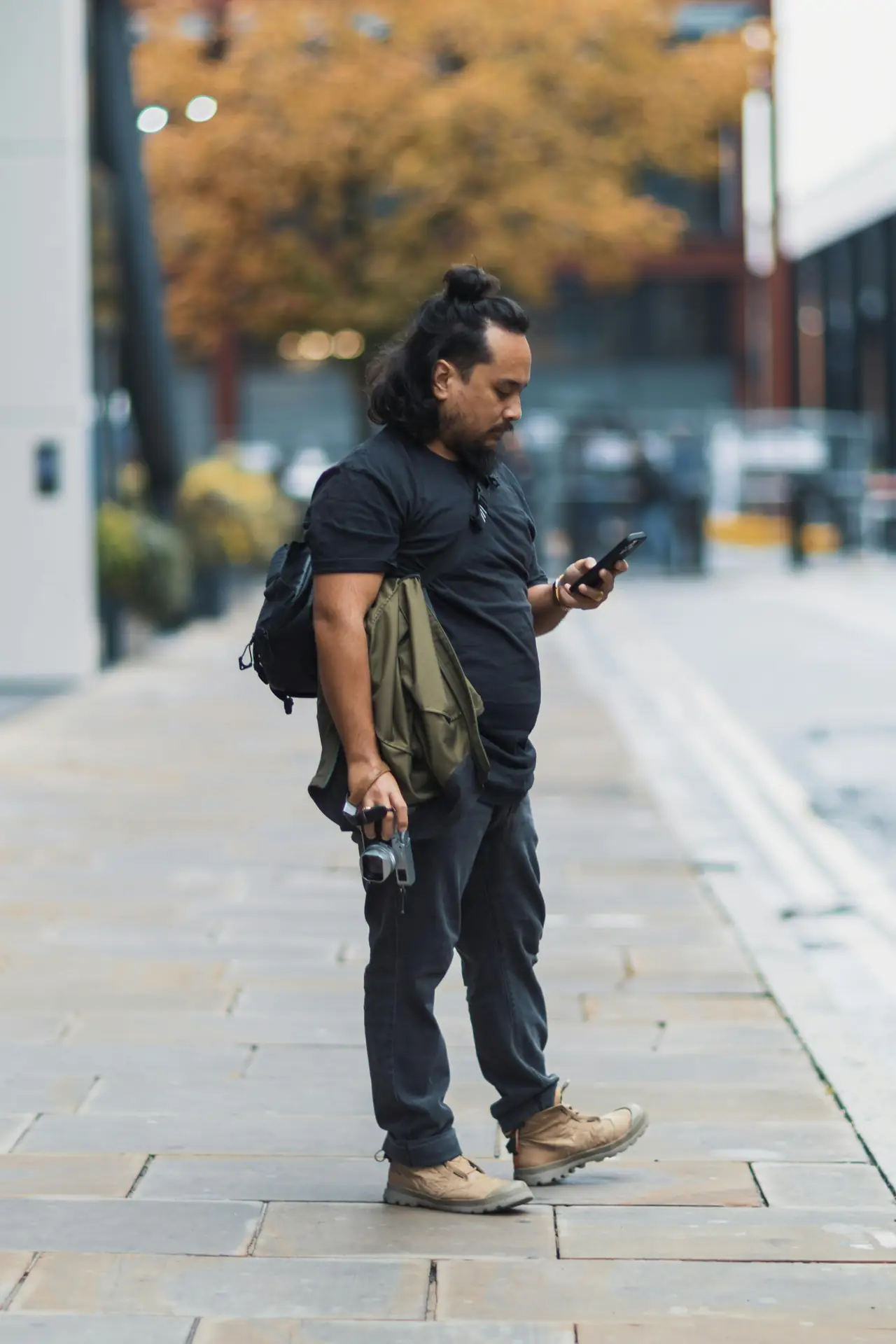 Pocket Camera Buying Guide 2026: Choose Between Premium Pocket vs Budget Compact