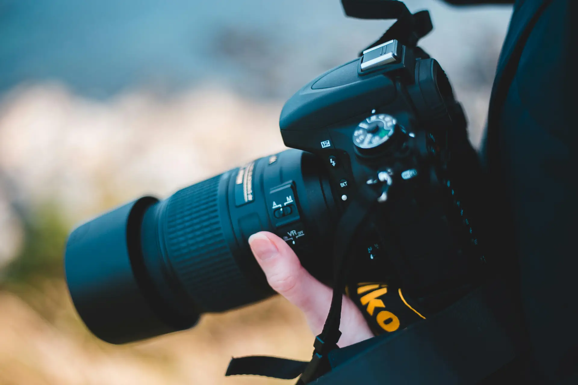 Best Camera Straps for Travel Photography 2026: Long-Haul Comfort and Durability Guide