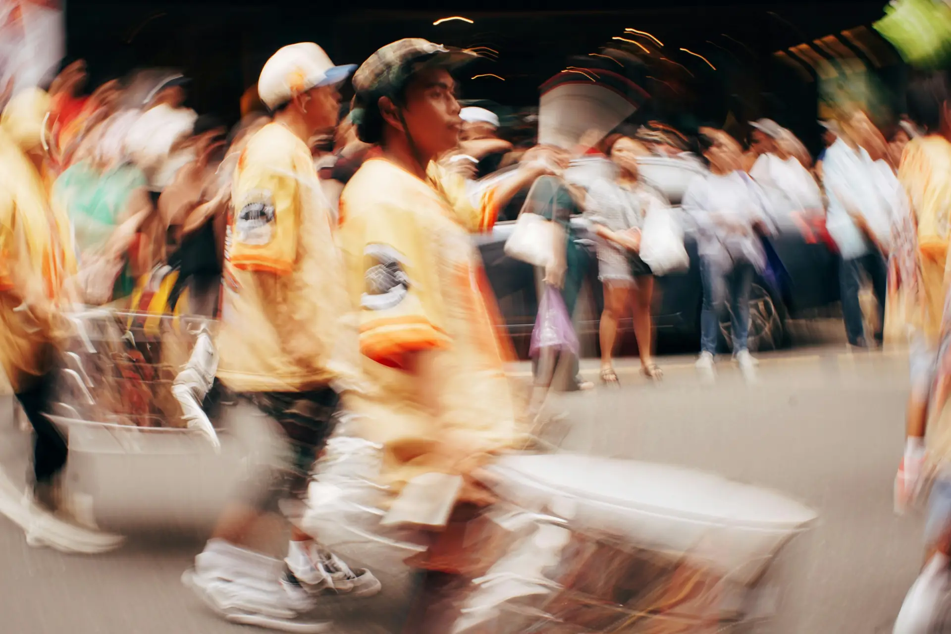 Warum Motion-Blur-cinematische Standbilder Outdoor-Shootings im März 2026 dominieren