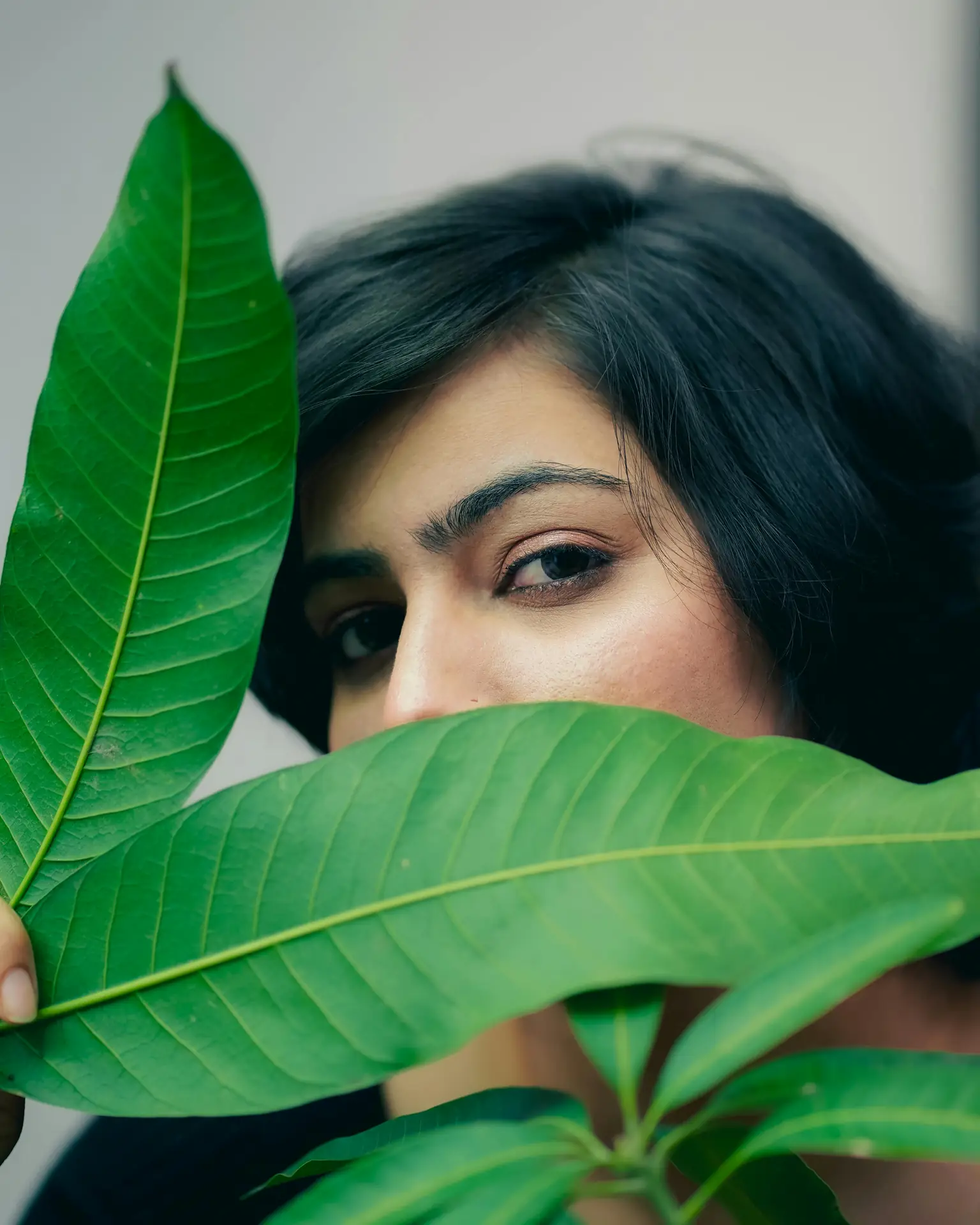 How to Shoot Cinematic Travel Photos With Pocket Cameras in 2026