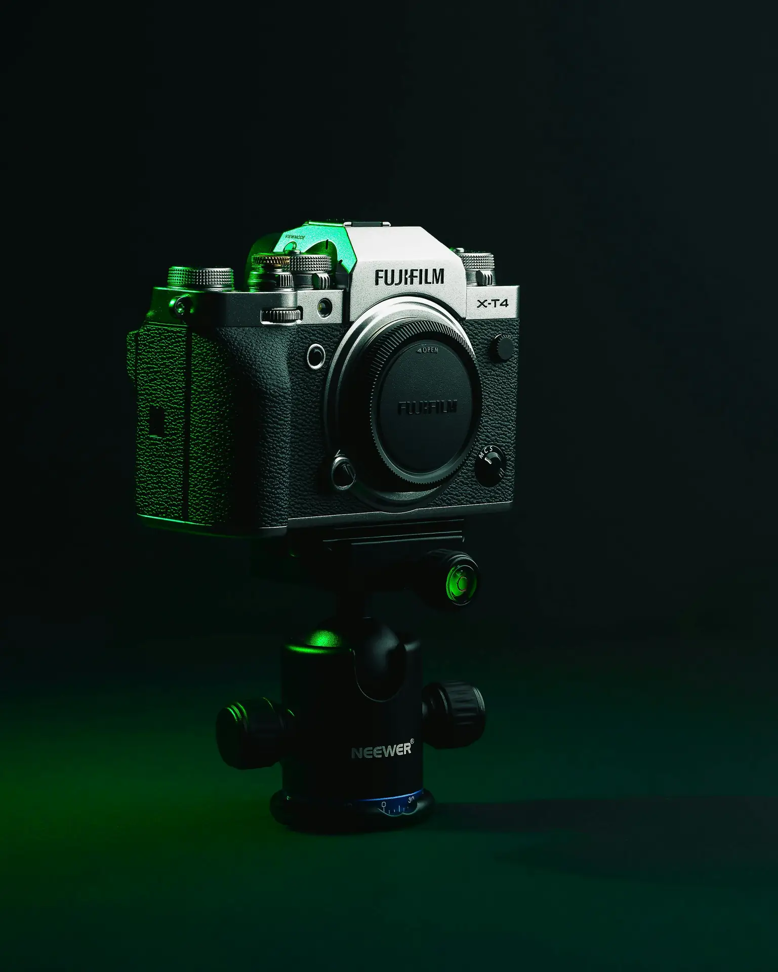 Maximizing Comfort and Functionality: How the Camstrap Magclip Enhances Your Shoot