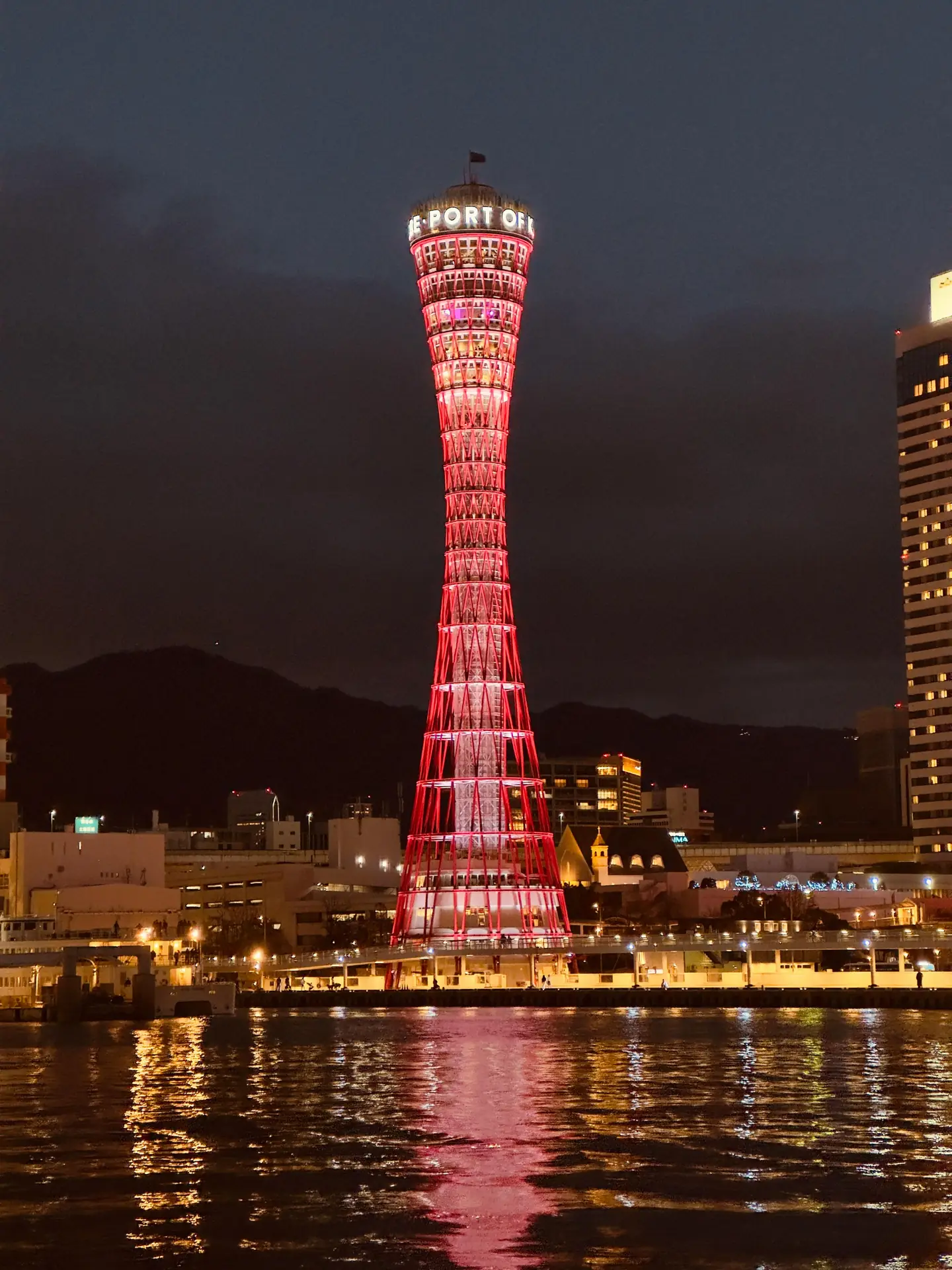 Cinematic Hybrid Techniques 2026: Shoot Photo-First Adventure Stories with Video-Friendly Gear