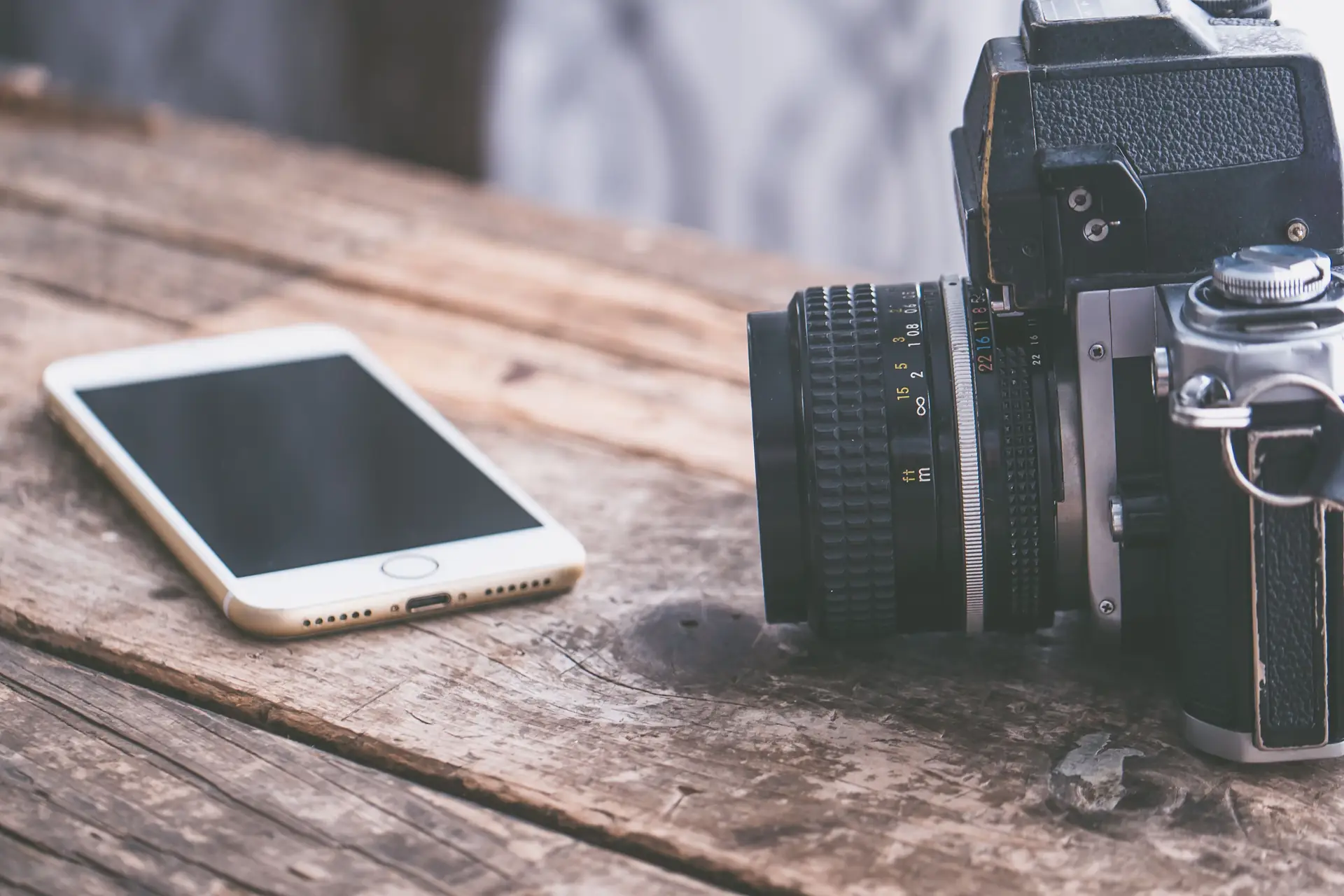 Exploring the World of Compact Cameras: Why the Camstrap Explorer is Essential for Travelers